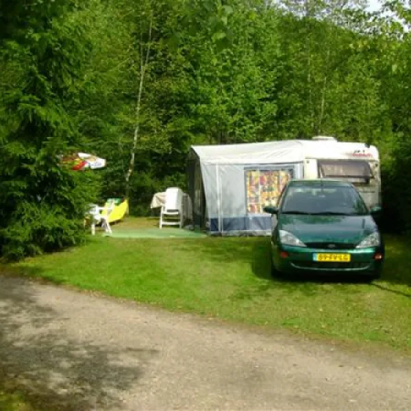 camping-aire-naturelle-du-champ-de-roches-barbey-seroux-intf5