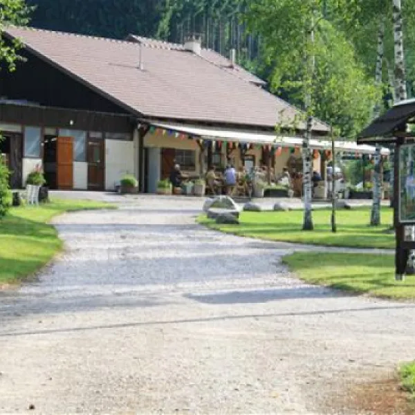 camping-aire-naturelle-du-champ-de-roches-barbey-seroux-xcqfe