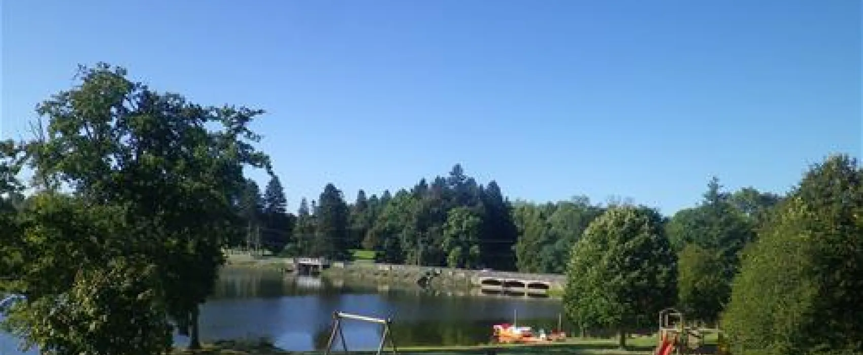 Camping du Lac de Mondon  
