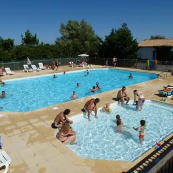camp-du-soleil-ars-en-r-2mzpz