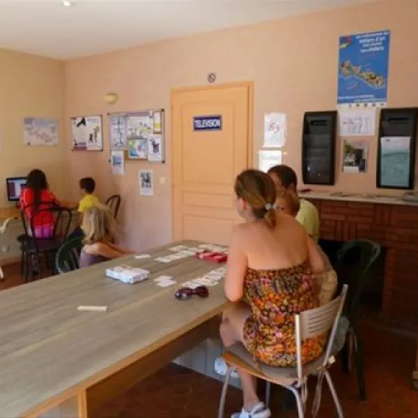 camp-du-soleil-ars-en-r-6vw4t