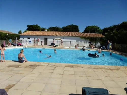 camp-du-soleil-ars-en-r-hfdhj