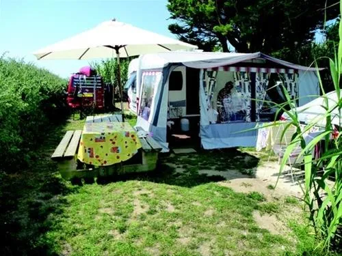 camp-du-soleil-ars-en-r-vyykr