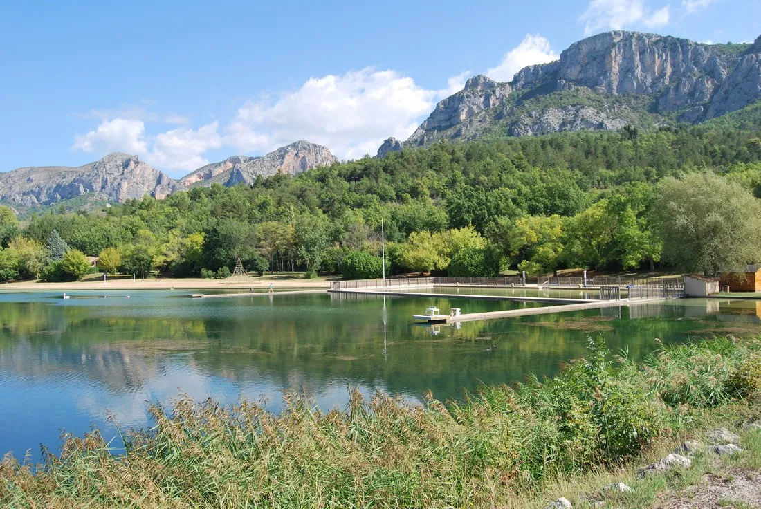 le-petit-lac-moustiers-sainte-marie-ghmje