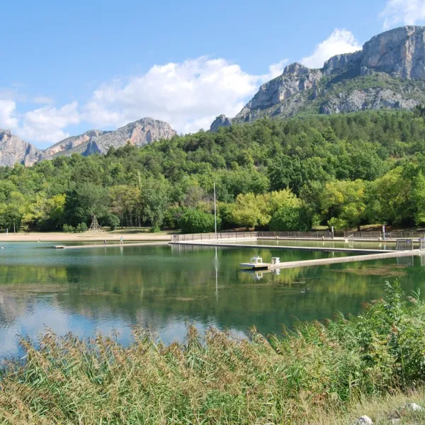 le-petit-lac-moustiers-sainte-marie-ghmje