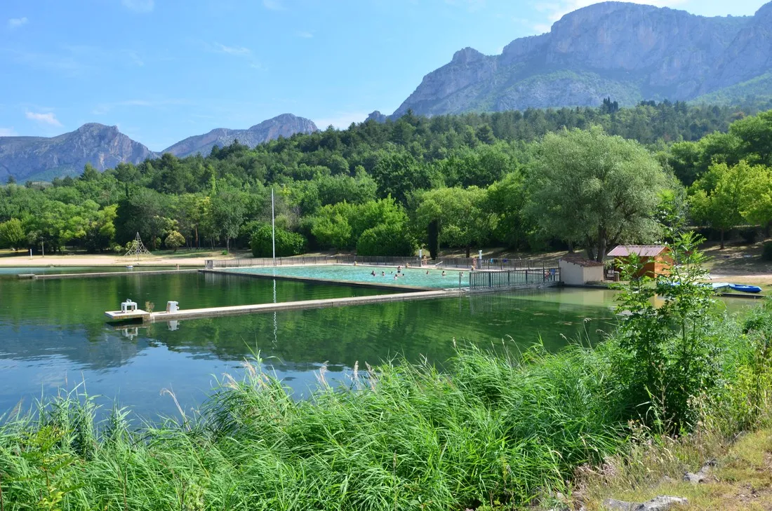 le-petit-lac-moustiers-sainte-marie-hg4rr