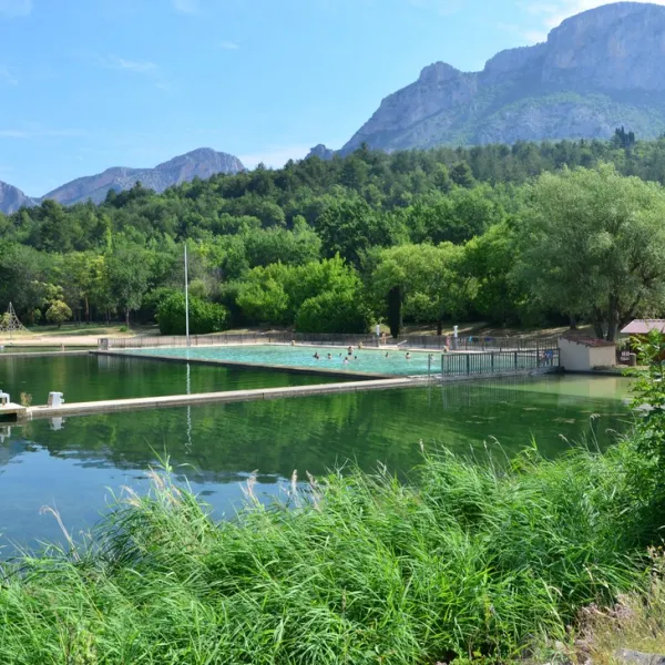 le-petit-lac-moustiers-sainte-marie-hg4rr