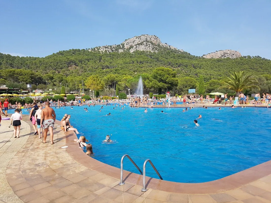 castell-montgri-glamping-lestartit-gz2ng