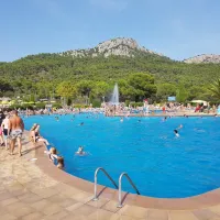 castell-montgri-glamping-lestartit-gz2ng