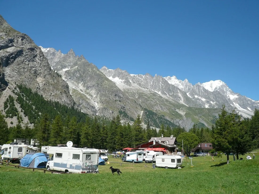 aiguille-noire-courmayeur-bfvvq