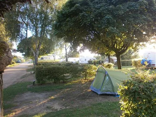 camping-du-pont-de-bourgogne-st-marcel-5ufi1
