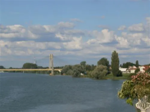 camping-du-pont-de-bourgogne-st-marcel-btwva