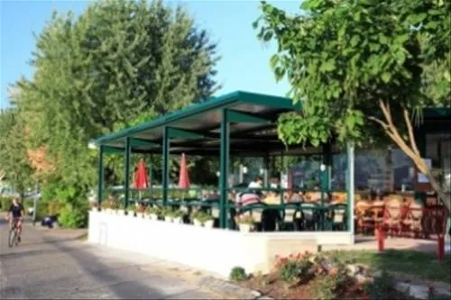 camping-du-pont-de-bourgogne-st-marcel-jomha