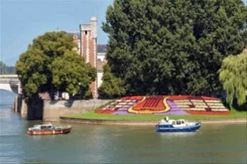 camping-du-pont-de-bourgogne-st-marcel-l4wwf