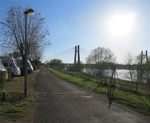 camping-du-pont-de-bourgogne-st-marcel-osedx