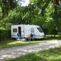 camping-les-cerisiers-ceret-bywxx