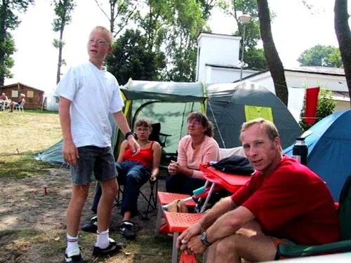 campingplatz-jest-amsterdam-szamocin-w9tns
