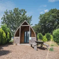 long-acres-caravan-camping-park-lingfield-9u4bp