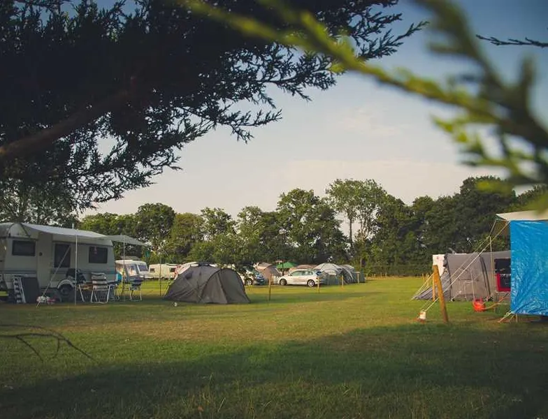 long-acres-caravan-camping-park-lingfield-9ypn5