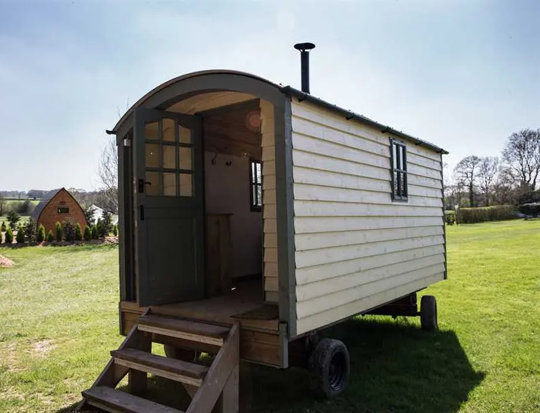 long-acres-caravan-camping-park-lingfield-b9wic