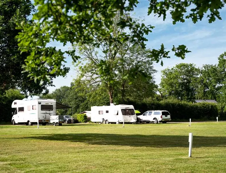 long-acres-caravan-camping-park-lingfield-kosge
