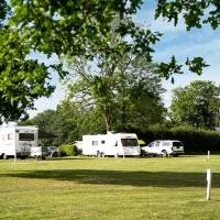 long-acres-caravan-camping-park-lingfield-kosge