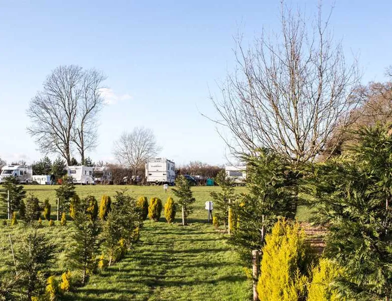 long-acres-caravan-camping-park-lingfield-rqnr3