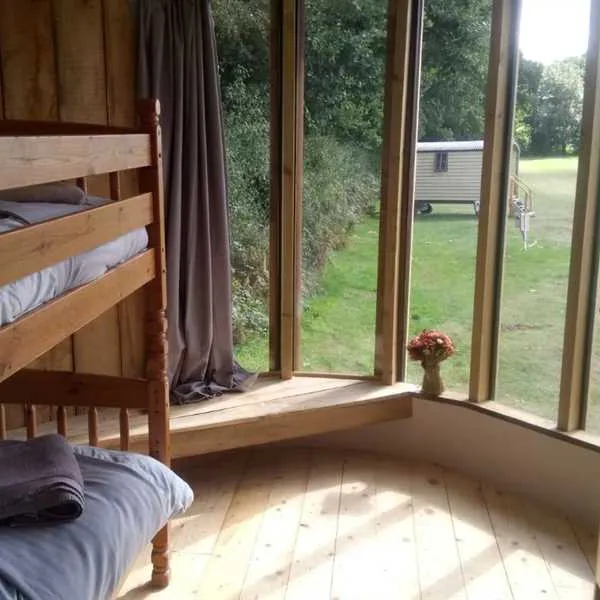 long-acres-caravan-camping-park-lingfield-w0nwv