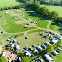 long-acres-caravan-camping-park-lingfield-xtnht