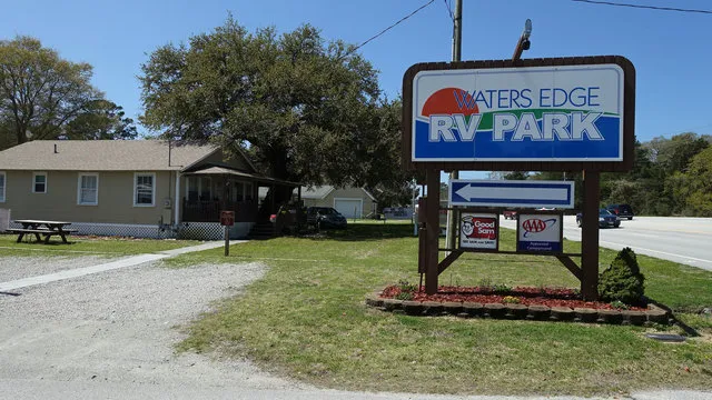 waters-edge-rv-park-newport-cmdv3