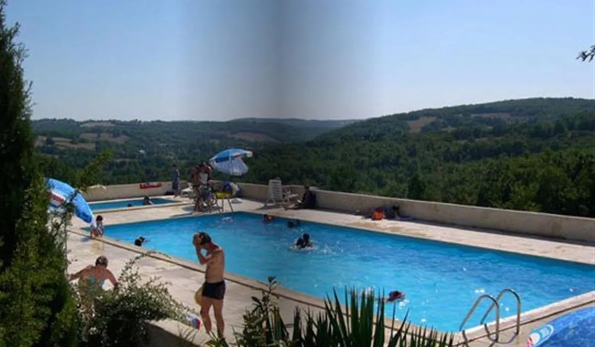 flower-camping-domaine-de-la-faurie-seniergues-0hbwv
