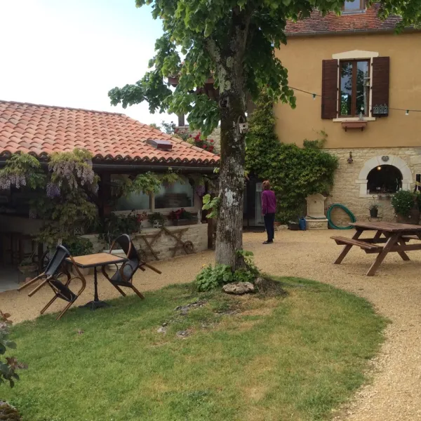 flower-camping-domaine-de-la-faurie-seniergues-aashh