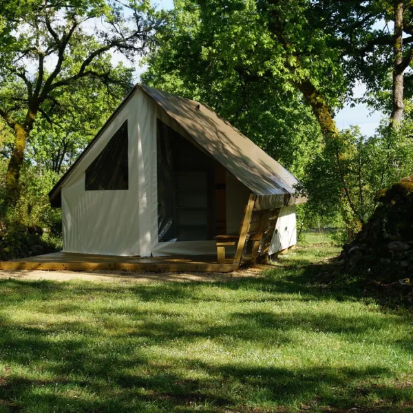 flower-camping-domaine-de-la-faurie-seniergues-dovvx