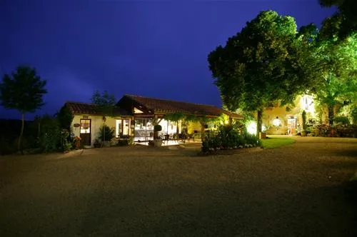 flower-camping-domaine-de-la-faurie-seniergues-m5l7n