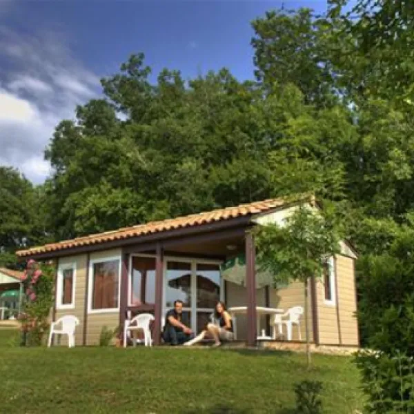 flower-camping-domaine-de-la-faurie-seniergues-ptjoo