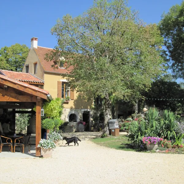 flower-camping-domaine-de-la-faurie-seniergues-tpyda