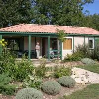 flower-camping-domaine-de-la-faurie-seniergues-uiwhp