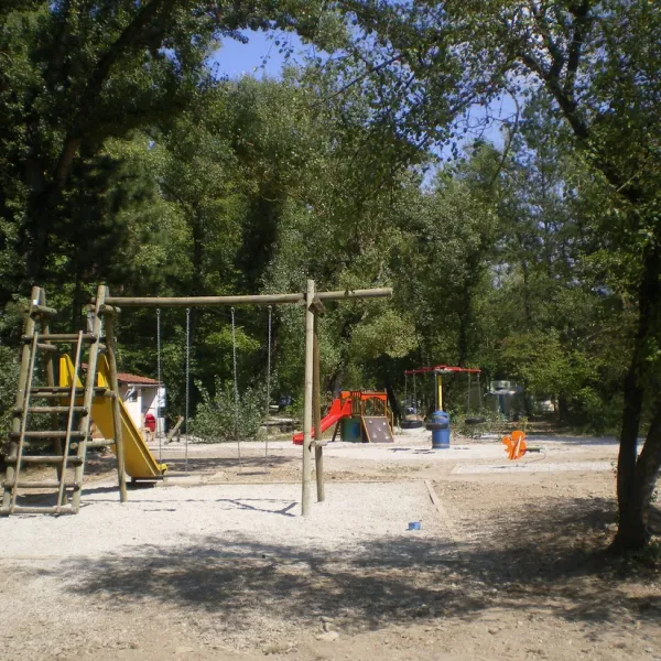camping-les-acacias-drme-xk6xn