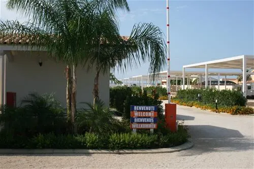 camping-luminoso-punta-braccetto-ujzjp