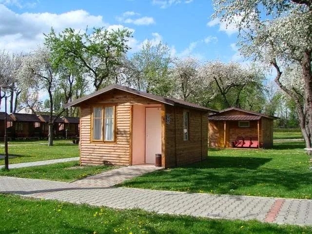 camping-202-pod-jabloniami-tarnw-fxhzx