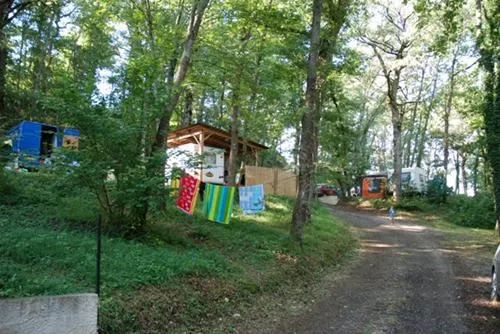 camping-la-graousse-villeneuve-du-latou-zv6zz