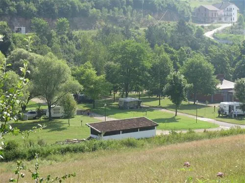 camping-plivsko-jezero-jajce-45qqh