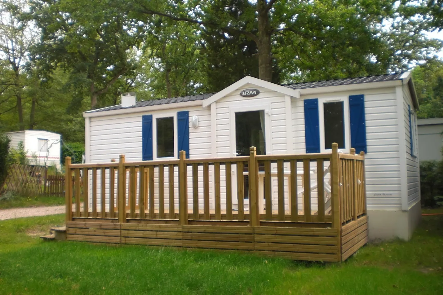 caravaning-parc-de-la-mare-aux-biches-conde-sur-vesgre-bjeli