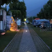 camping-magic-lake-dongo-4xk89
