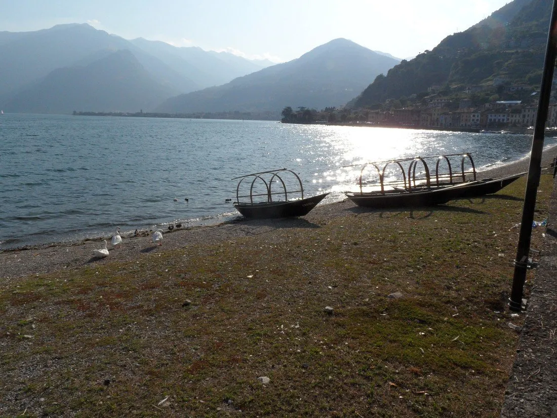 camping-magic-lake-dongo-naypy