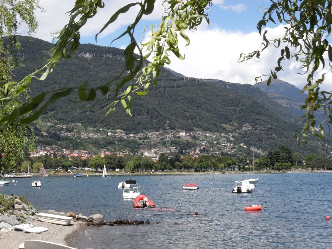 camping-magic-lake-dongo-ralrq