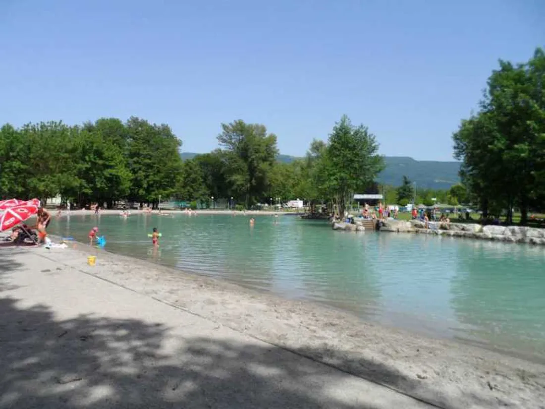 camping-vivacamp-le-colombier-ain-6rkqs