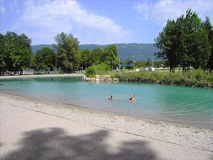 camping-vivacamp-le-colombier-ain-b1xvx