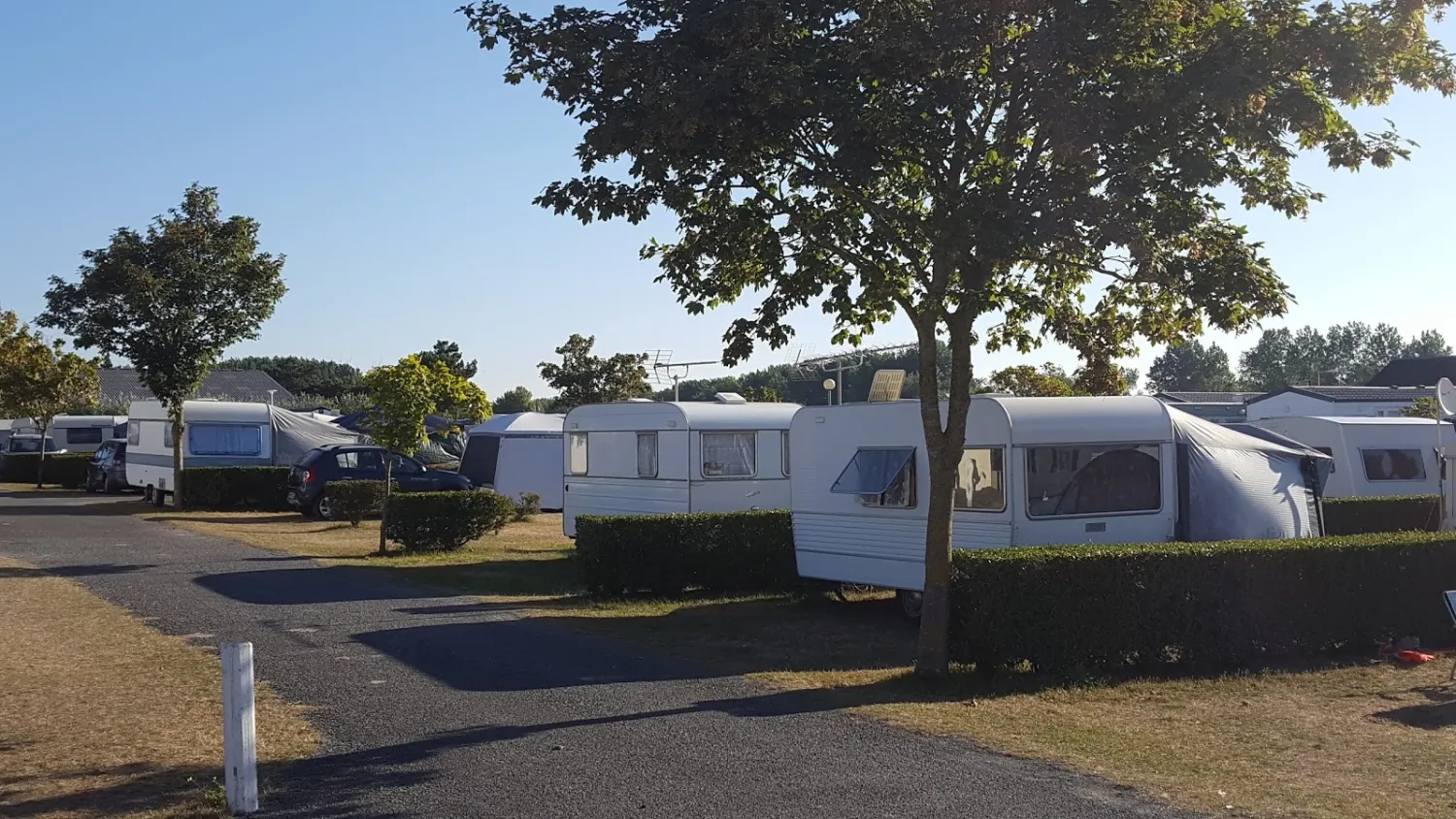 camping-municipal-du-sud-hauteville-sur-mer-tvgm1