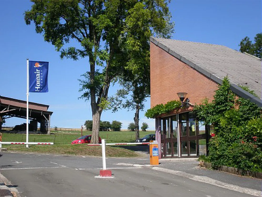 camping-de-bairon-le-chesne-zngta